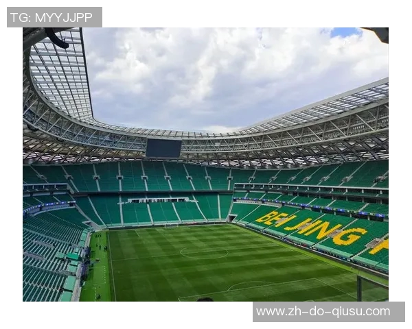 足球之星奏响的旋律:球场英雄们用歌声传递激情与荣耀